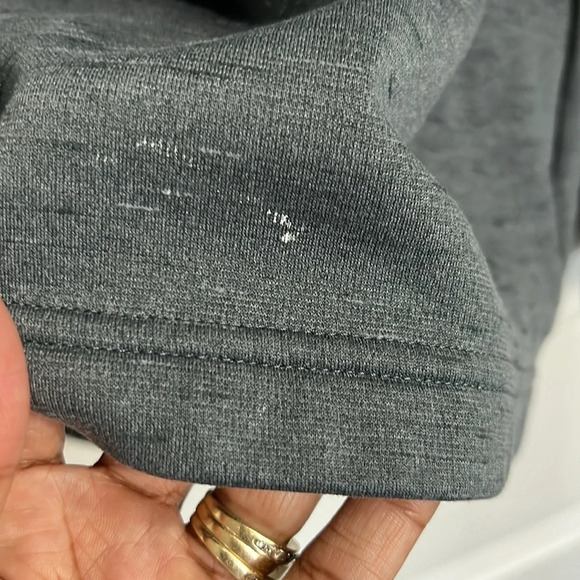 Under Armour men’s large loose pullover with 1/4 zip in gray - Picture 6 of 7